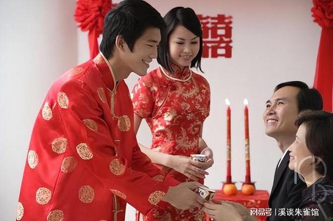 马来华裔男子同时娶两名老婆 婚礼全程三人行仅婚纱照分开拍(图25)