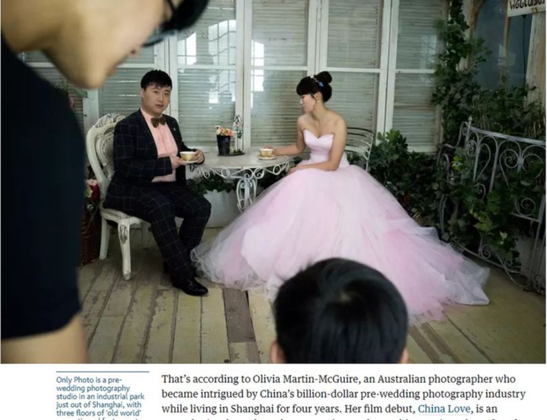【中国那些事儿】英媒：从黑白证件照到精美婚纱照 小小结婚照折射中国社会大变迁(图6)