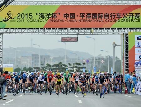 博鱼体育登录绿茵盛宴正式开启2025FC PRO大师赛day1赛事回顾